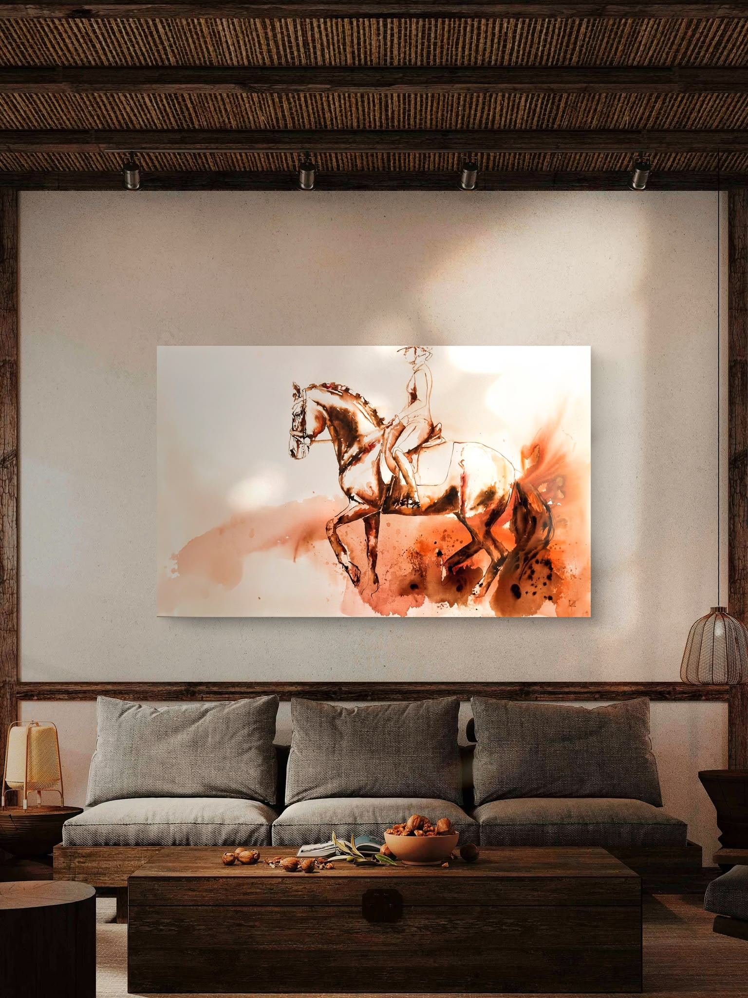 Between us I boven een bank in een warm, rustiek interieur